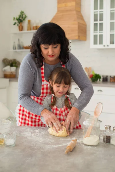 Family Traditions Grandmother Granddaughter Cook Together Kitchen Knead Dough — Stock Photo, Image