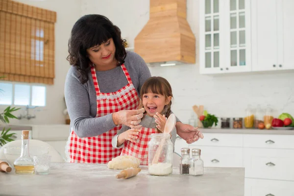 Family Traditions Grandmother Granddaughter Cook Together Kitchen Knead Dough — Stock Photo, Image