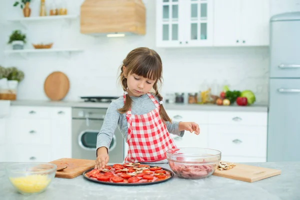 Funny Girl Pigtails Prepares Pizza Kitchen Cooking Class Children — Stock Photo, Image