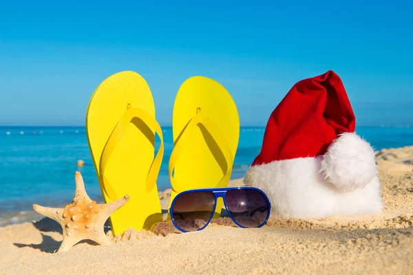 Funny New Year holidays at the sea. Christmas Travel in tropical countries — 스톡 사진