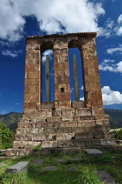 Monumento - lápida en el monasterio de Odzun. Armenia — Foto de Stock