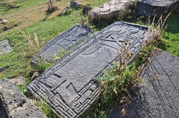 Bilder av människor på en gravsten. Armenien — Stockfoto