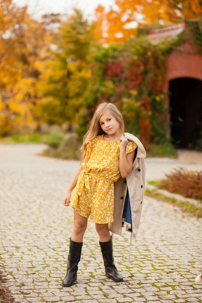 Blonde Girl Yellow Red Suit Black Boots Stands Path Autumn — Stock Photo, Image