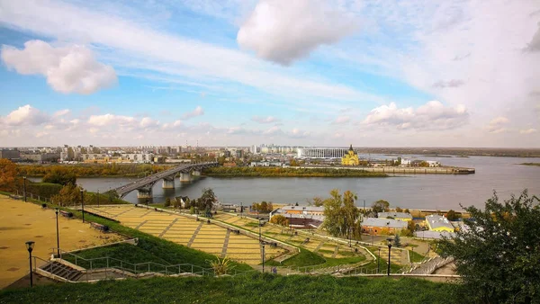 Bankering Hösten Nizhny Novgorod Förbiser Sammanflödet Floderna Oka Och Volga — Stockfoto