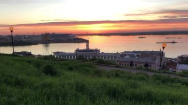   Mayıs ayında Nizhny Novgorod 'da bahar günbatımı