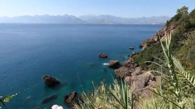 Antalya 'da Erdal Inonu Parkı yakınlarındaki şehir plajı