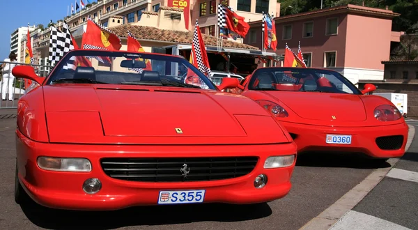 Luxeauto ferrari in monaco — Stockfoto