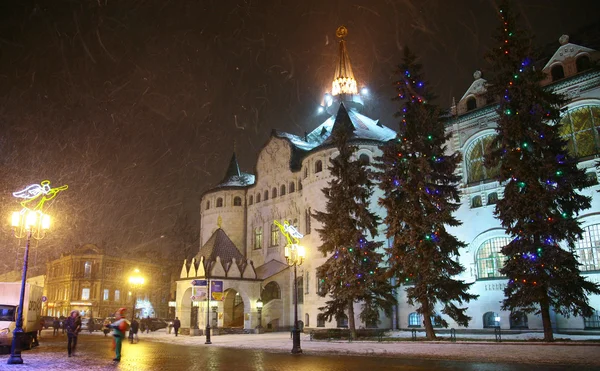 Christmas snowfall evening view Bolshaya Porkrovskaya street Niz — Stock Photo, Image