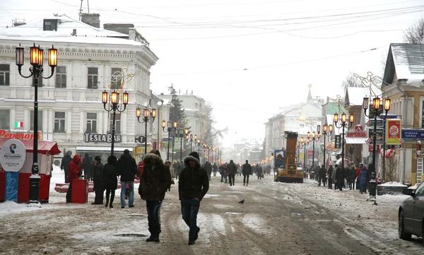 Видалення снігу машини в дощову погоду зимові Стокове Фото