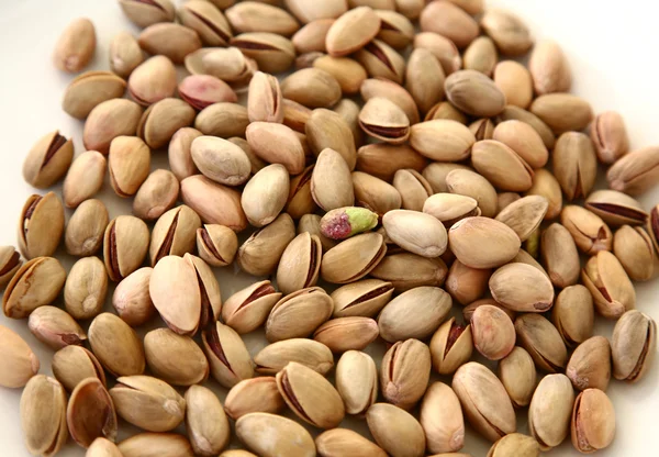 Fresh salt pistachios — Stock Photo, Image