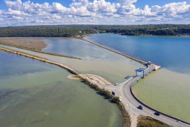 Mirna nehrinin ağzıyla Adriyatik Denizi, Antenal, Istria, Hırvatistan