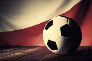 Polonya bayrağı futbol ile