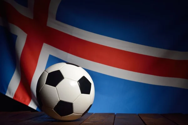 Drapeau de l'Islande avec football — Photo