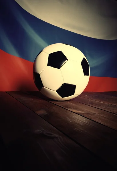 Flagge von Russland mit Fußball — Stockfoto