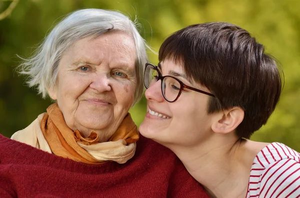 Retrato de abuela y nieta — Foto de Stock