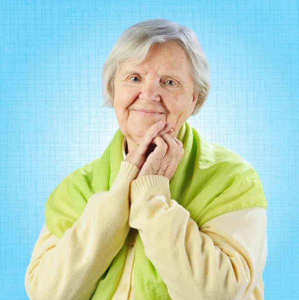 Senior mulher olhando para a câmera — Fotografia de Stock