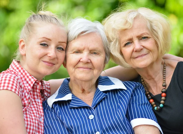 Happy och smilling familj — Stockfoto