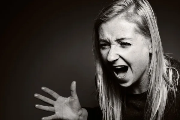 Gritando mujeres. Dolor y pánico . —  Fotos de Stock