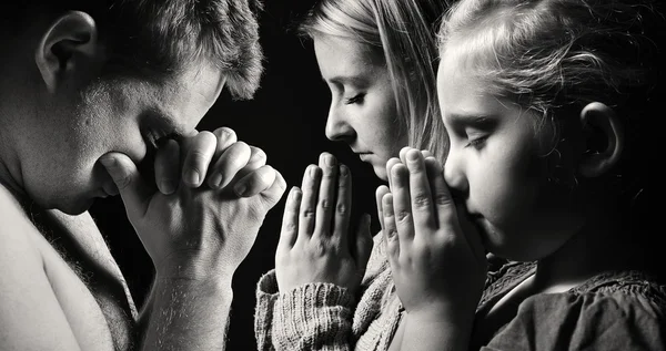 Praying family — Stock Photo, Image