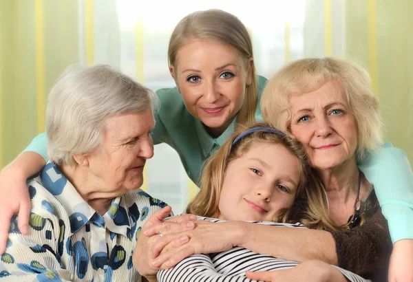 Vier generaties van vrouwen. — Stockfoto