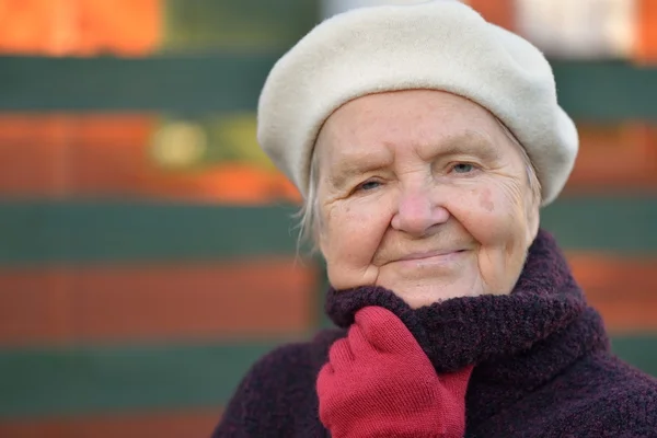 Mulher sênior sorrindo — Fotografia de Stock