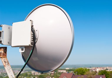 anten Hücresel baz istasyonu mavi gökyüzü