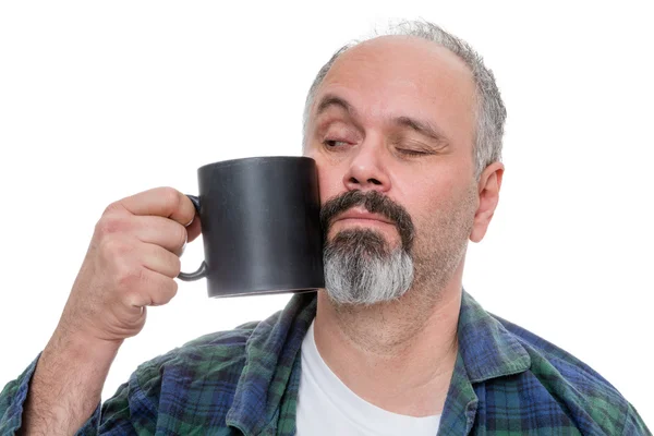 Wachsamer Mann kämpft mit dem Kaffeetrinken — Stockfoto