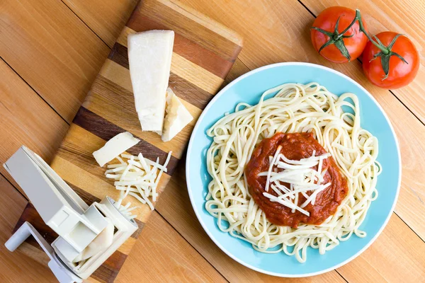 Макароны с сыром и спагетти — стоковое фото