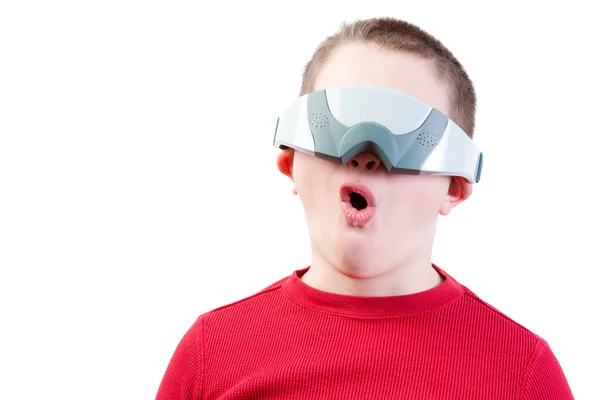 Junge in Virtual-Reality-Brille beeindruckt — Stockfoto