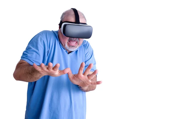 Наляканий чоловік в окулярах віртуальної реальності — стокове фото