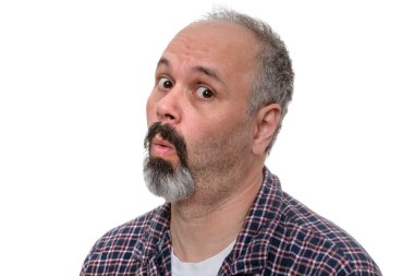 Pijamaları içinde sürpriz orta yaşlı adam