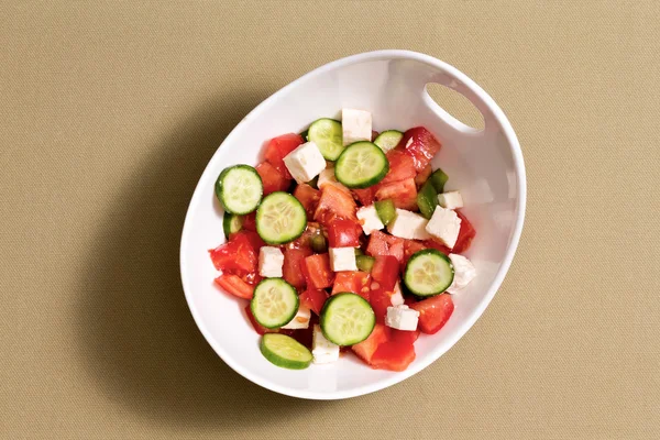 Simple fresh salad with feta cheese — Stock Photo, Image