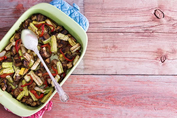 Dish filled with healthy roasted fresh vegetables — Stock Photo, Image