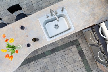Egzotik beton tezgah üstü bir açık mutfak