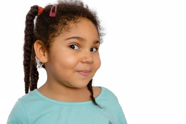 Menina encantadora olhando para a câmera positivamente — Fotografia de Stock