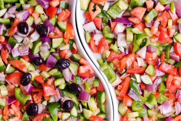 Turkish shepherd salad with and without olives — Stock Photo, Image