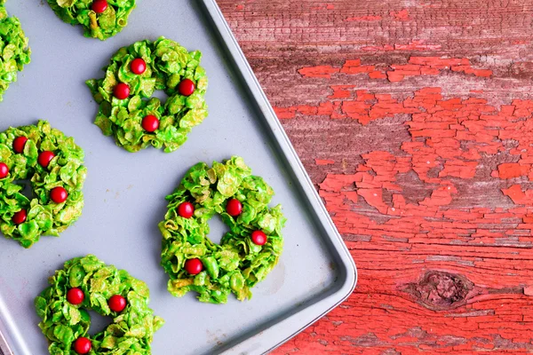 Kreativní barevné vánoční věnec soubory cookie — Stock fotografie