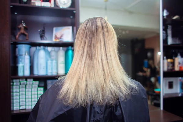 Regrown Hair Split Ends Woman Came Hairdresser Dye Her Hair — Stock Photo, Image