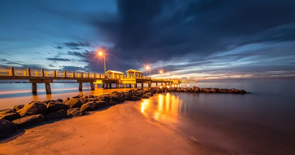 Muelle del Golfo Fort De Soto después del atardecer Tierra Verde, Florida — Foto de Stock