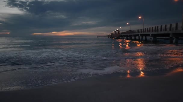 Fort De Soto öböl Pier után naplemente Tierra Verde, Florida — Stock videók