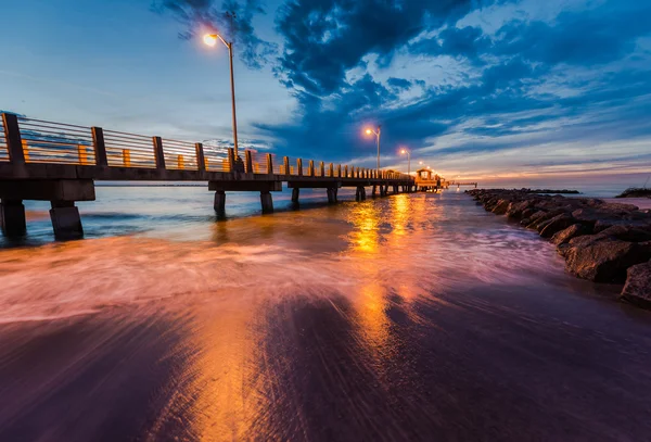 Fort De Soto Gulf Pier efter solnedgång Tierra Verde, Florida — Stockfoto