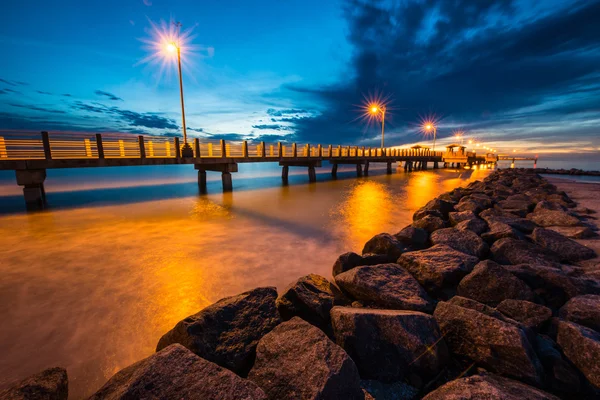 Fort De Soto Gulf Pier dopo Sunset Tierra Verde, Florida — Foto Stock