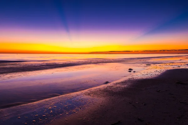 Lugn strand solnedgång — Stockfoto