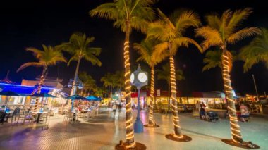 Fort Myers Beach Time Square gece Timelapse 8k