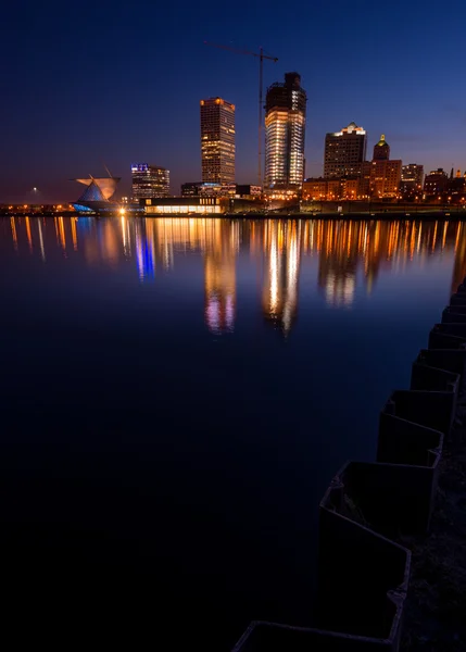 Milwaukee at Night — Stock Photo, Image