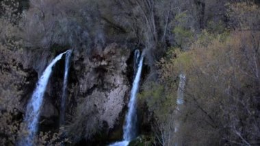 Tüfek Falls Colorado ayak köprüden aşağı kaydırmak