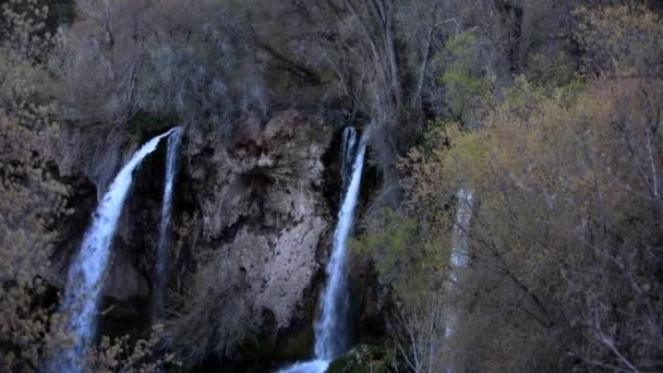 Puska Falls Colorado pan le gyalog hídon — Stock videók