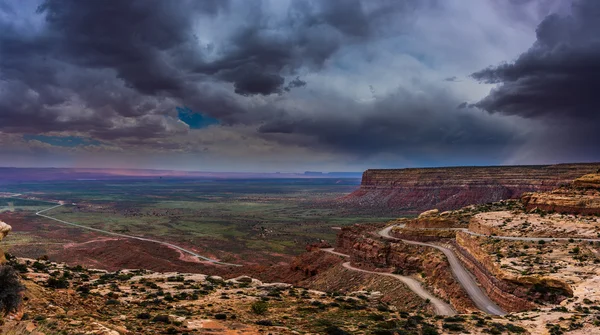 Moki Dugway wychodzą — Zdjęcie stockowe