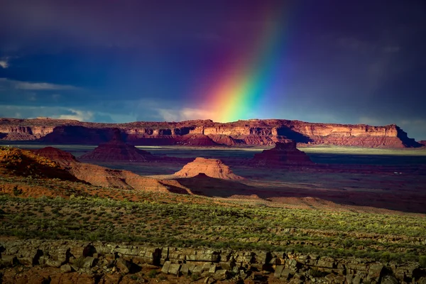 Regenbogen über dem Tal der Götter — Stockfoto