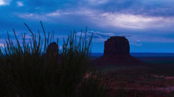 Monument Valley Nublado Sunrise Hyperlapse Trucking — Vídeo de Stock